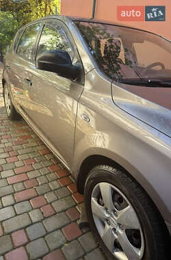Хэтчбек Kia Ceed 2008 в 