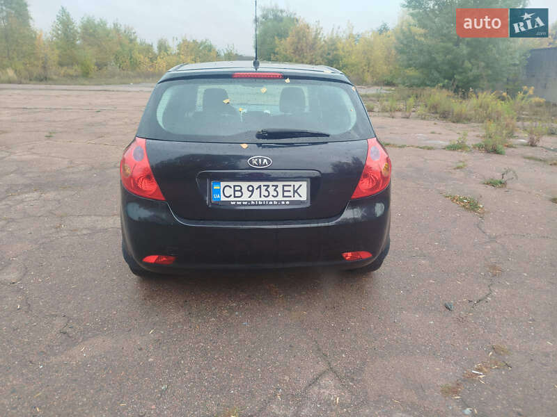 Хэтчбек Kia Ceed 2007 в Мене