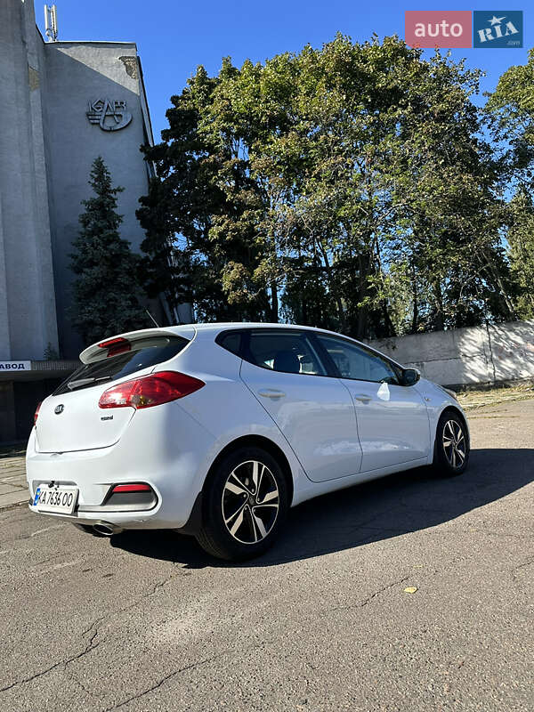 Хэтчбек Kia Ceed 2015 в Киеве