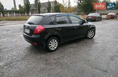 Хэтчбек Kia Ceed 2007 в 