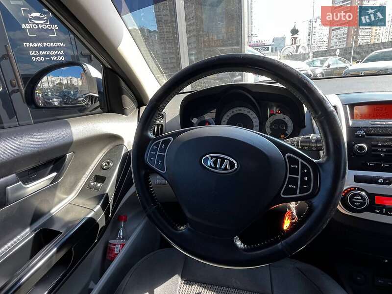 Хэтчбек Kia Ceed 2008 в Киеве