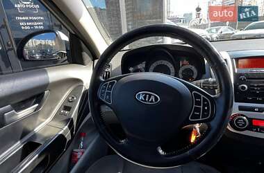 Хэтчбек Kia Ceed 2008 в 