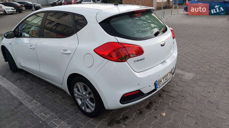 Хэтчбек Kia Ceed 2012 в Одессе