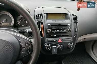 Хэтчбек Kia Ceed 2007 в 