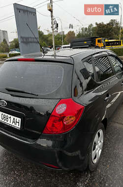 Хэтчбек Kia Ceed 2007 в 