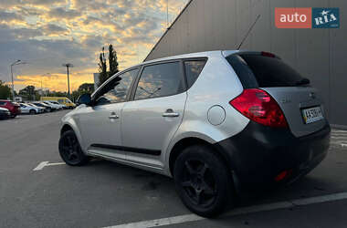Хетчбек Kia Ceed 2007 в 