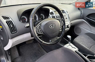 Хэтчбек Kia Ceed 2008 в 