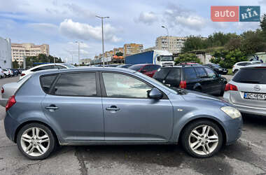 Хэтчбек Kia Ceed 2007 в 