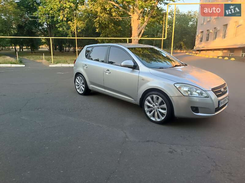 Хэтчбек Kia Ceed 2007 в Одессе
