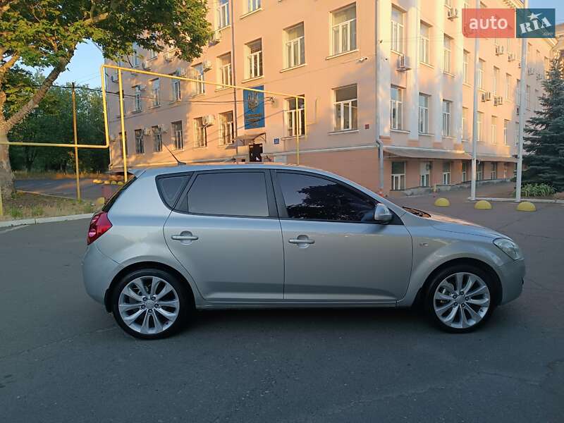 Хэтчбек Kia Ceed 2007 в Одессе