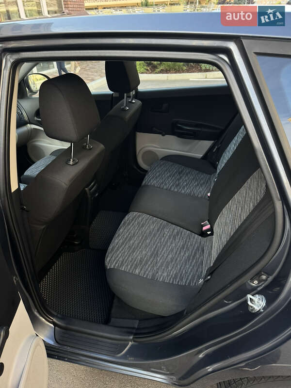 Хэтчбек Kia Ceed 2009 в Киеве