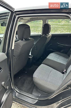 Хэтчбек Kia Ceed 2009 в 