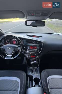 Хэтчбек Kia Ceed 2013 в 