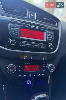 Хэтчбек Kia Ceed 2013 в 