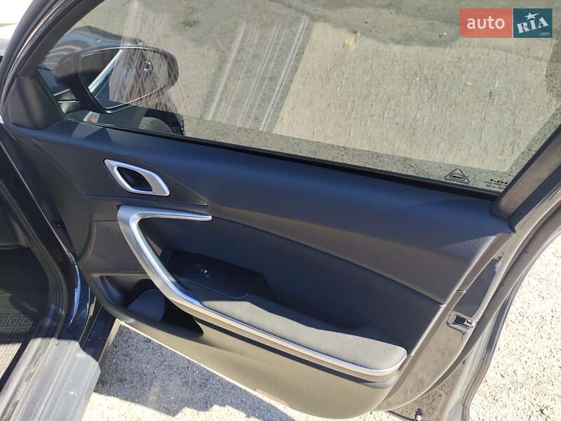 Хэтчбек Kia Ceed 2023 в Каменском фото 15 Хэтчбек Kia Ceed 2023 в Каменском