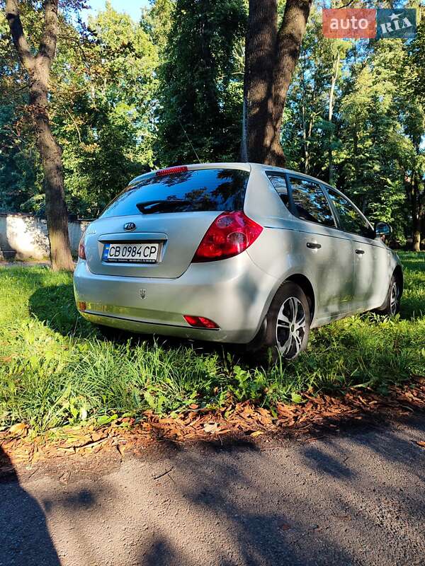 Хэтчбек Kia Ceed 2008 в Чернигове