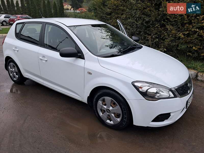 Хэтчбек Kia Ceed 2012 в Львове фото 4 Хэтчбек Kia Ceed 2012 в Львове