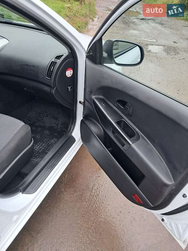 Хэтчбек Kia Ceed 2012 в Львове фото 6 Хэтчбек Kia Ceed 2012 в Львове