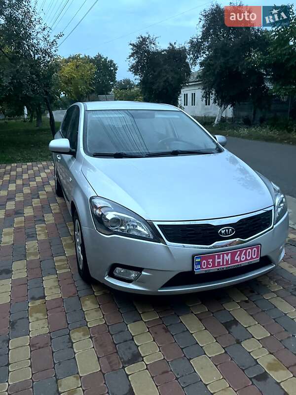 Хэтчбек Kia Ceed 2010 в Нежине