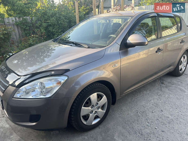 Хэтчбек Kia Ceed 2008 в Житомире фото 3 Хэтчбек Kia Ceed 2008 в Житомире