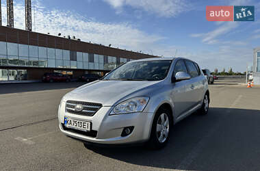 Хэтчбек Kia Ceed 2007 в 