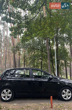 Хэтчбек Kia Ceed 2008 в 