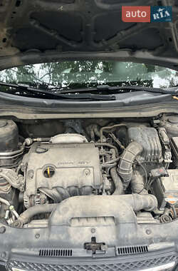 Хэтчбек Kia Ceed 2008 в 
