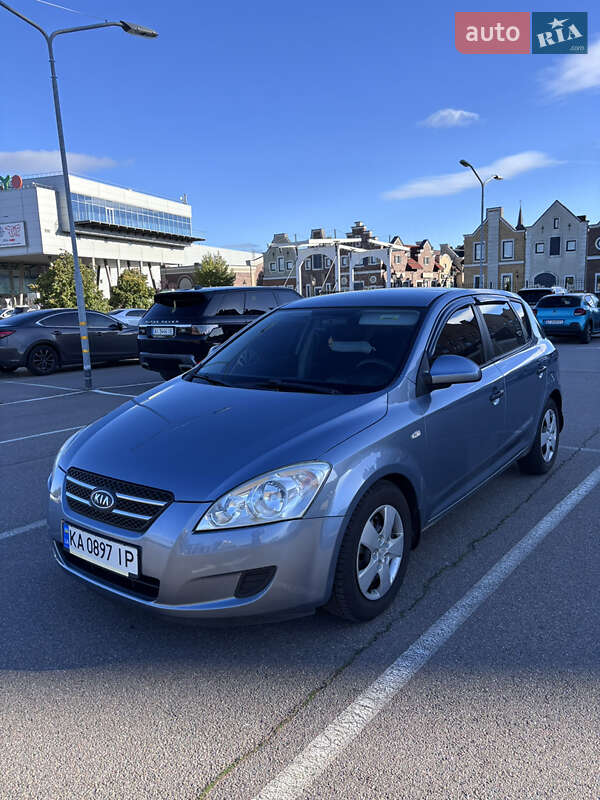 Хэтчбек Kia Ceed 2008 в Киеве
