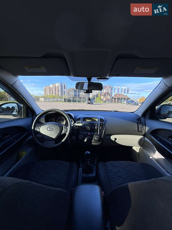 Хэтчбек Kia Ceed 2008 в Киеве