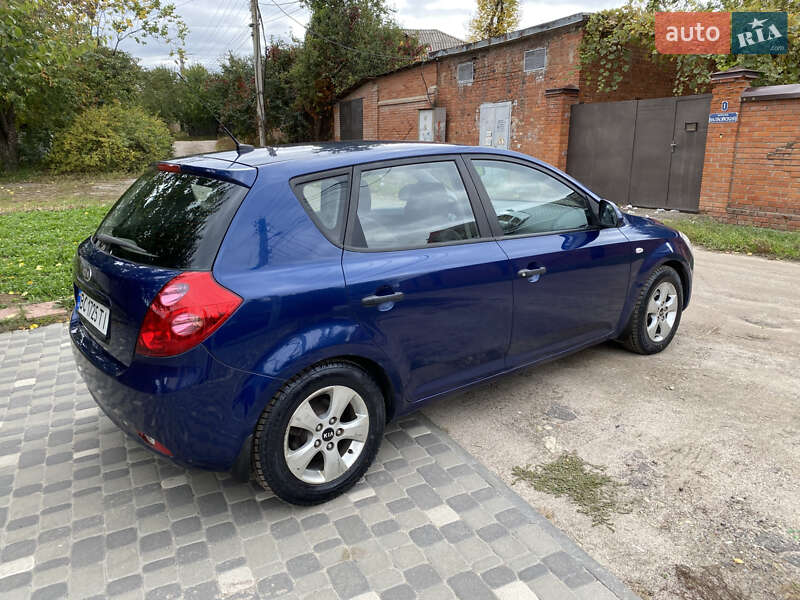 Хэтчбек Kia Ceed 2009 в Харькове
