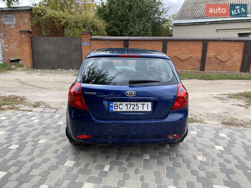 Хэтчбек Kia Ceed 2009 в Харькове