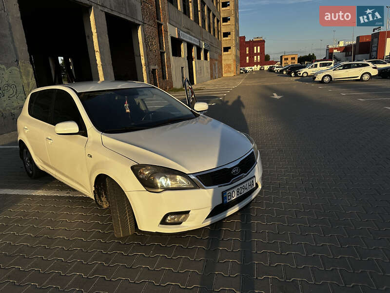 Хэтчбек Kia Ceed 2011 в Тернополе