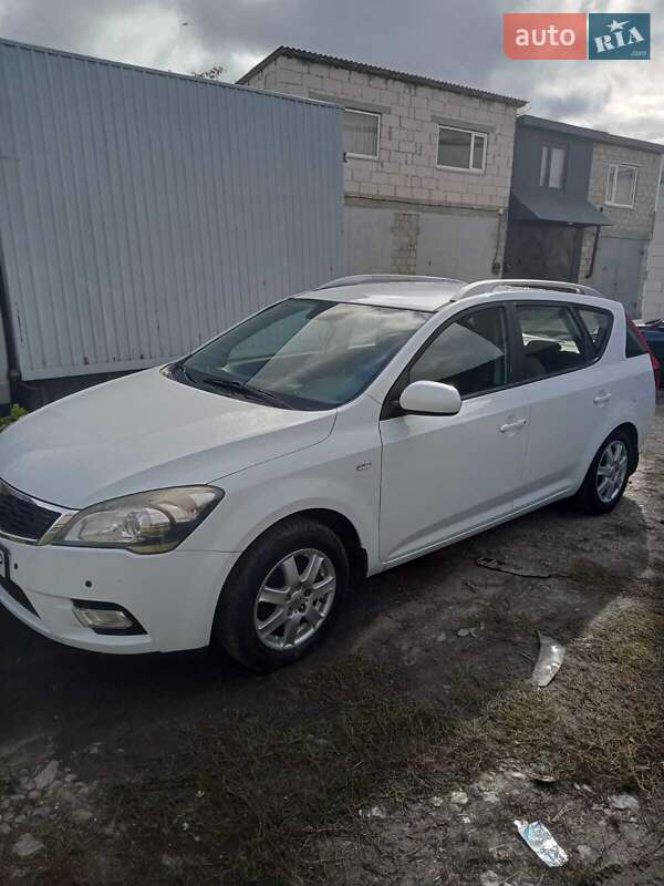 Універсал Kia Ceed 2010 в Ставищі