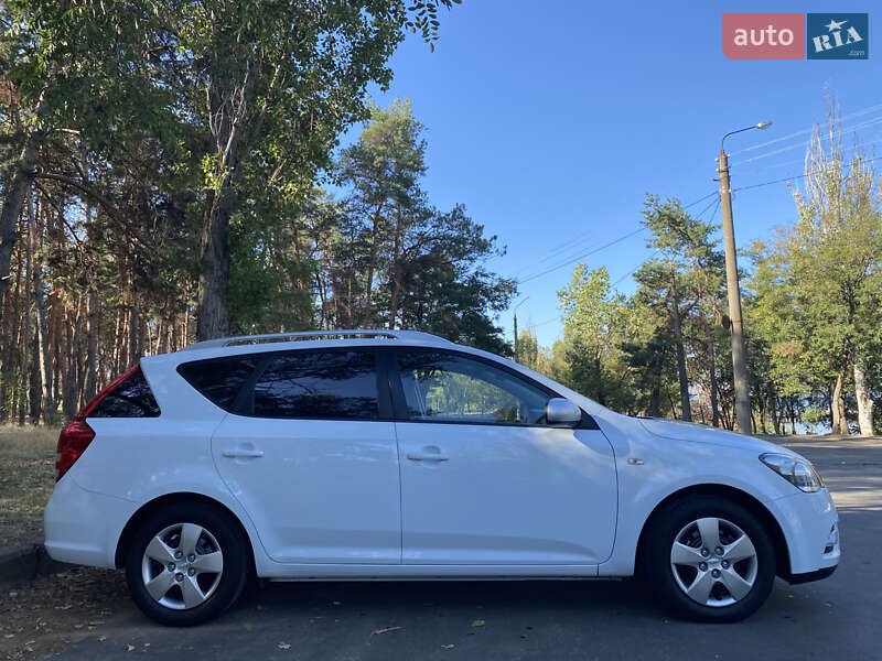 Универсал Kia Ceed 2009 в Николаеве