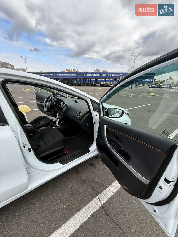Хэтчбек Kia Ceed 2012 в Киеве фото 10 Хэтчбек Kia Ceed 2012 в Киеве