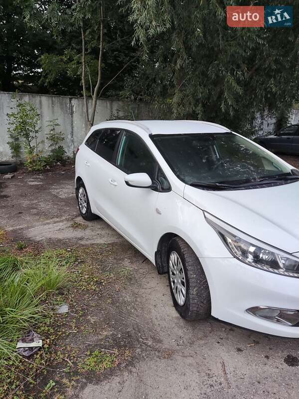 Универсал Kia Ceed 2015 в Львове