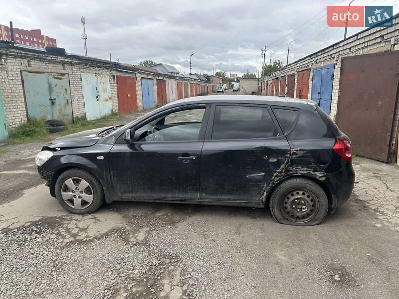 Хэтчбек Kia Ceed 2007 в Луцке