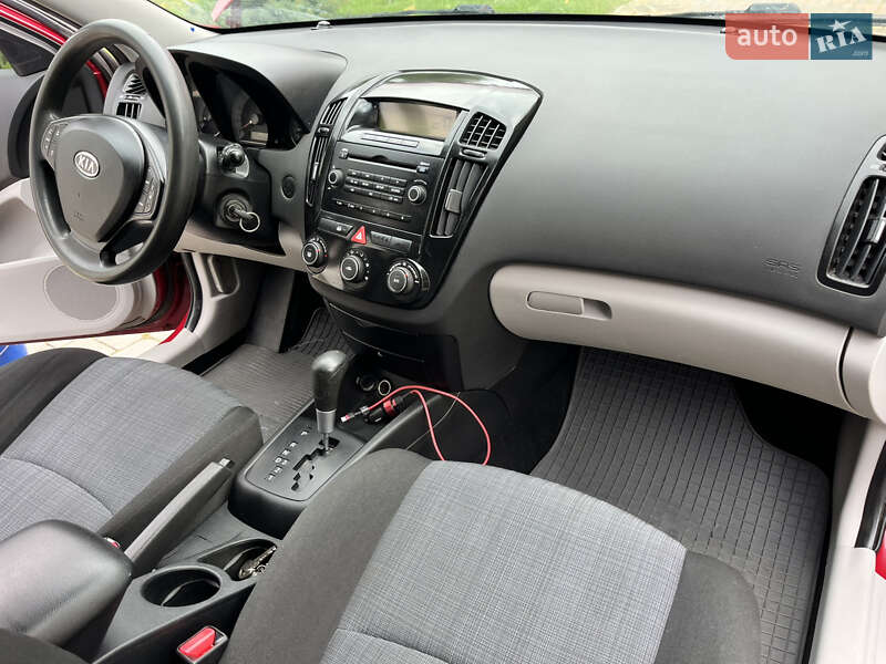 Хэтчбек Kia Ceed 2008 в Киеве