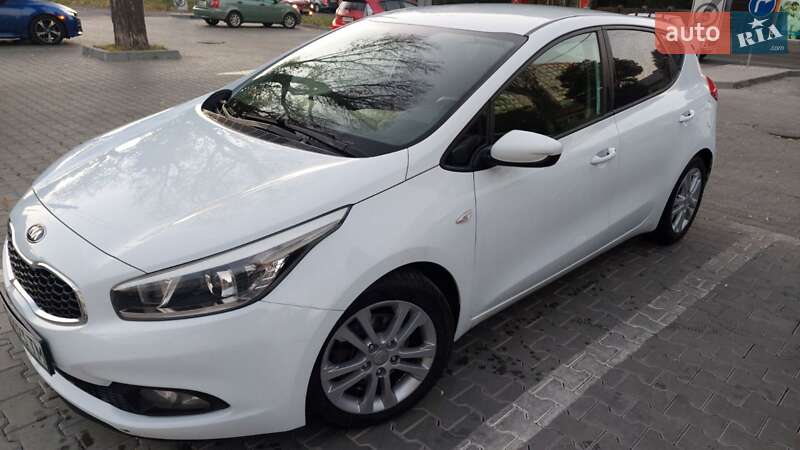 Хэтчбек Kia Ceed 2012 в Одессе