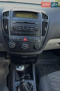 Універсал Kia Ceed 2008 в  фото 3 Універсал Kia Ceed 2008 в