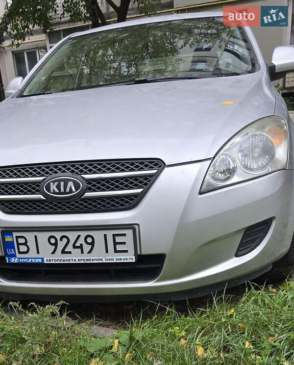 Хэтчбек Kia Ceed 2008 в Кременчуге