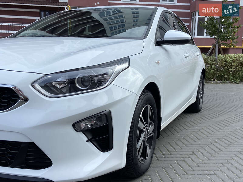 Хетчбек Kia Ceed 2019 в Києві фото 18 Хетчбек Kia Ceed 2019 в Києві