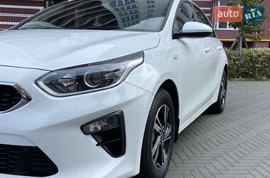 Хэтчбек Kia Ceed 2019 в 