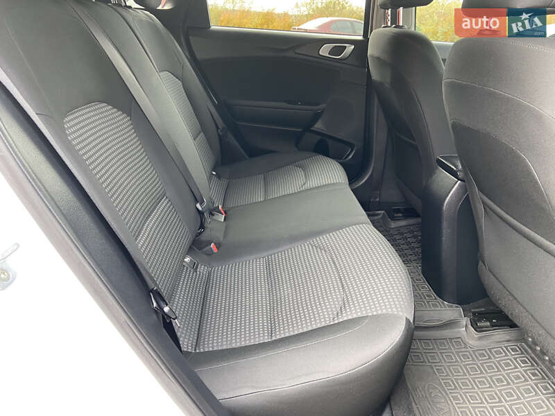 Хетчбек Kia Ceed 2019 в Києві фото 55 Хетчбек Kia Ceed 2019 в Києві