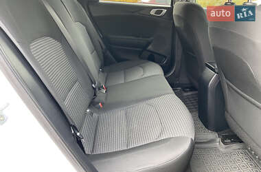 Хэтчбек Kia Ceed 2019 в 