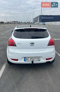 Хэтчбек Kia Ceed 2008 в 