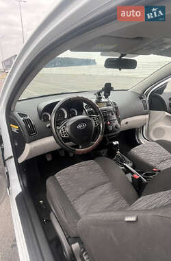 Хэтчбек Kia Ceed 2008 в Львове