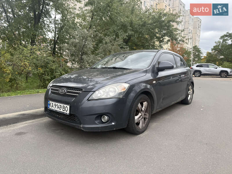 Хэтчбек Kia Ceed 2008 в Киеве