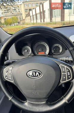 Хэтчбек Kia Ceed 2008 в Черновцах