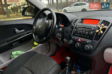 Хетчбек Kia Ceed 2007 в 